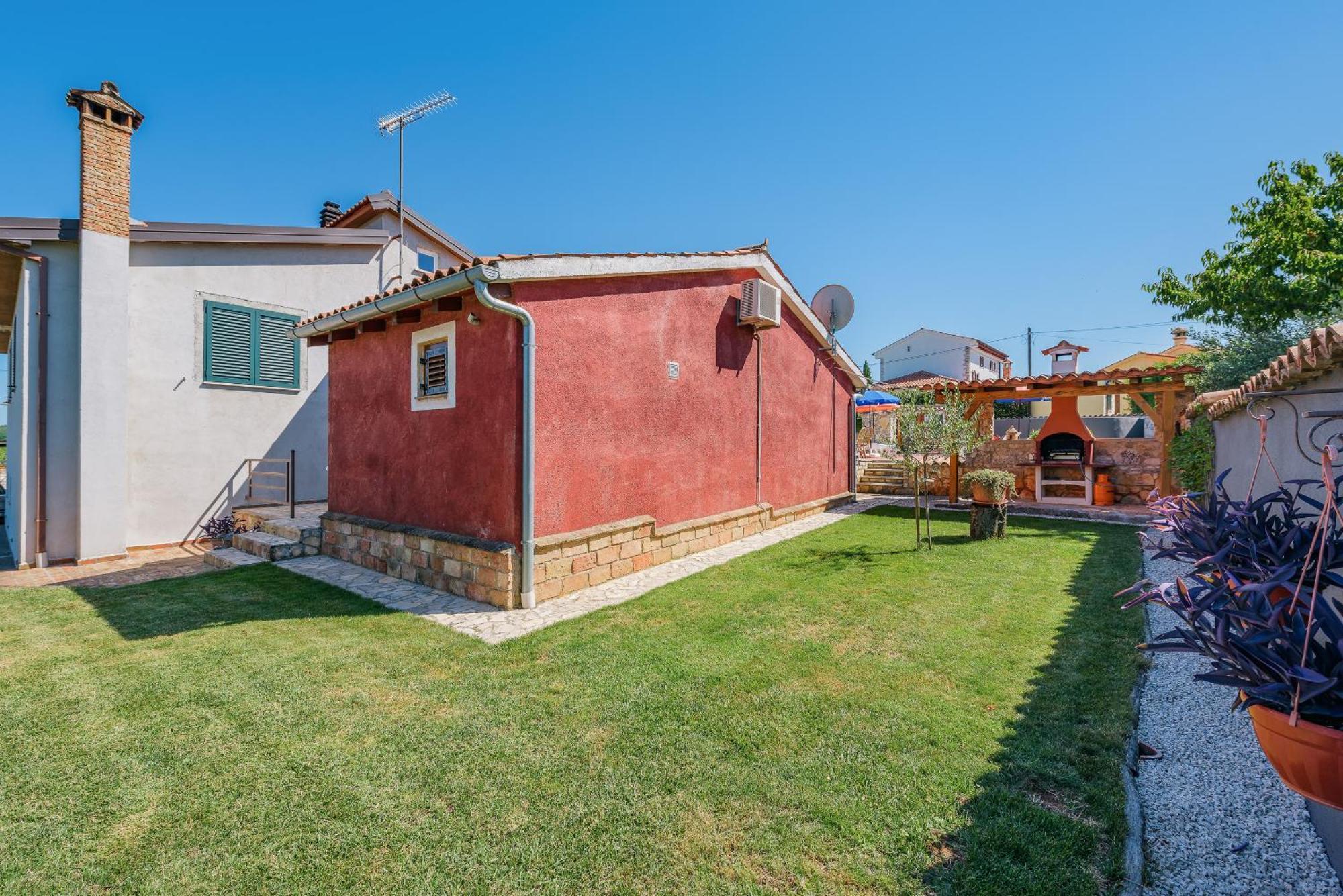 Apartment With Pool Višnjan מראה חיצוני תמונה