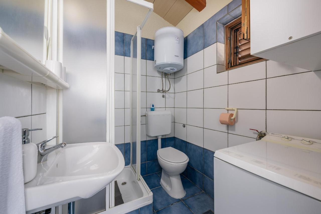 Apartment With Pool Višnjan מראה חיצוני תמונה