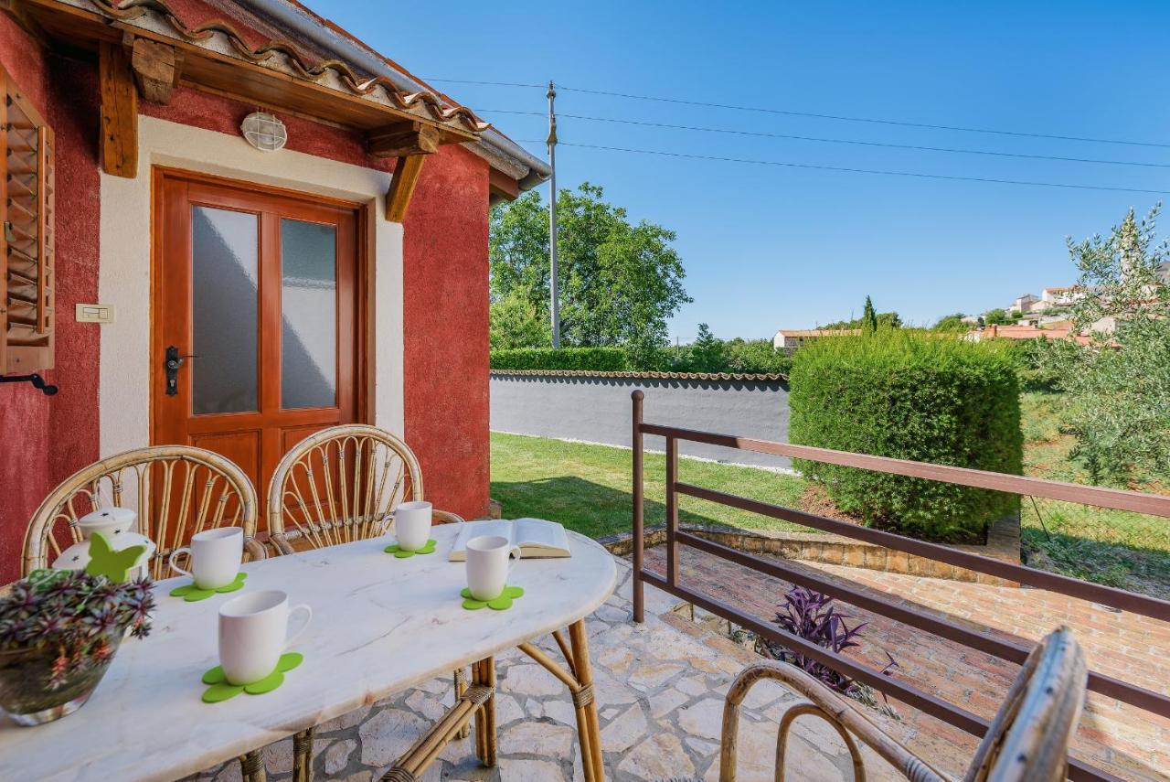 Apartment With Pool Višnjan מראה חיצוני תמונה